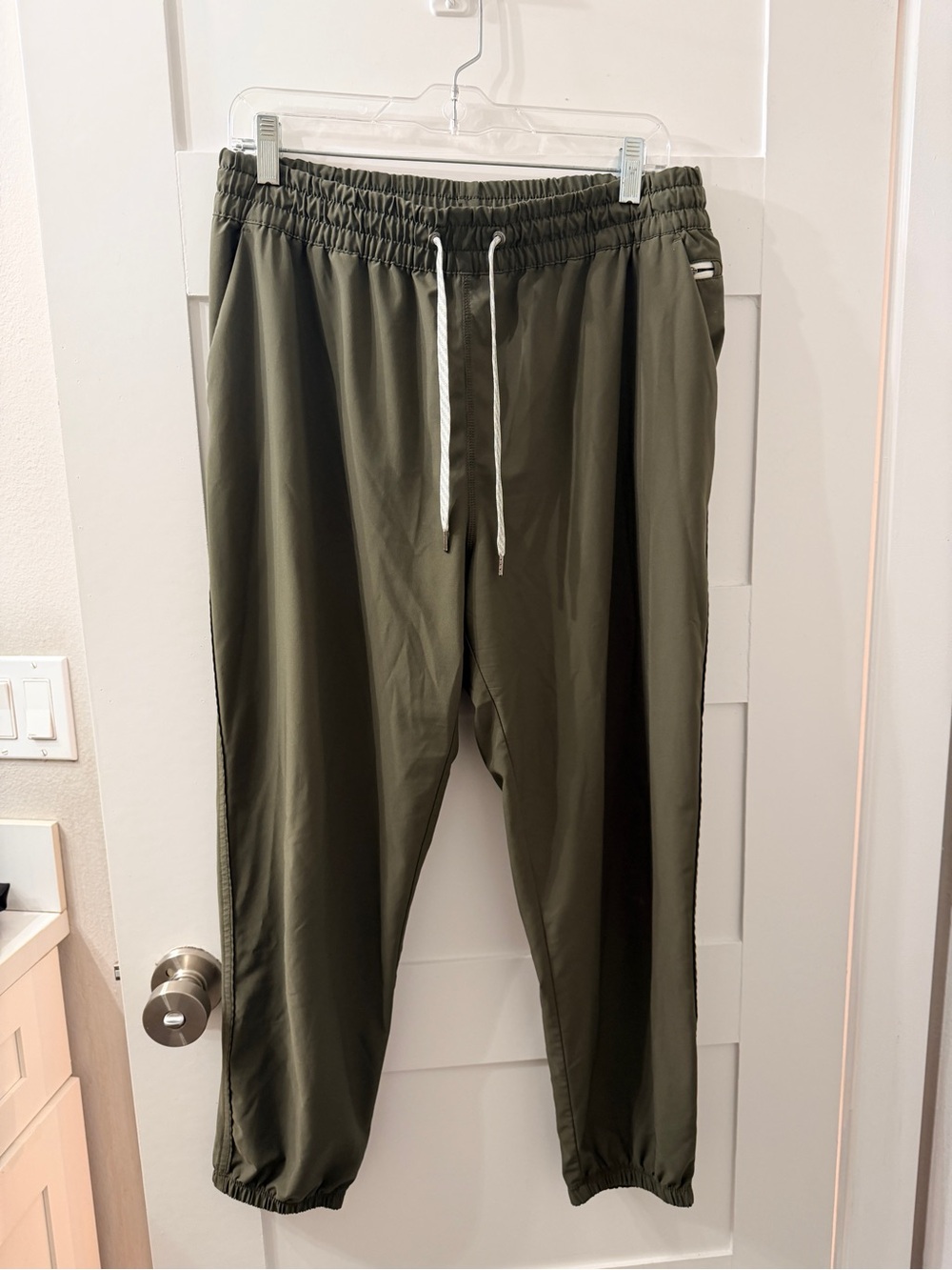 Vuori Olive Green Performance Joggers with Drawstring - Picture 2 of 7